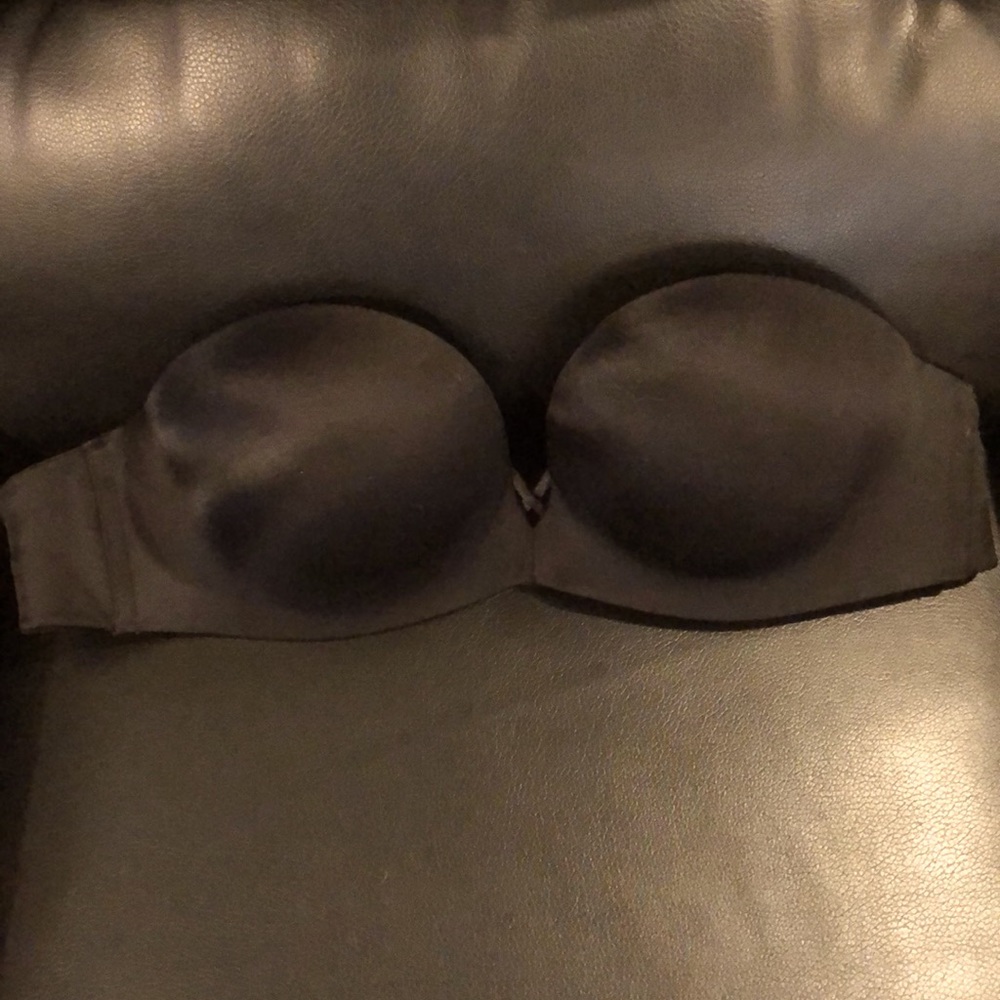 VS Black Strapless